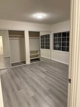 2028 N Commonwealth Ave in Los Angeles, CA - Foto de edificio - Building Photo