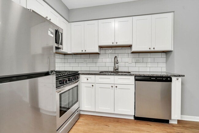 909 Plainfield Rd in Darien, IL - Building Photo - Building Photo