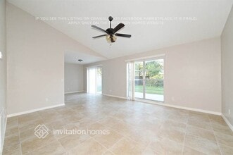 1618 Crossridge Dr in Brandon, FL - Building Photo - Building Photo