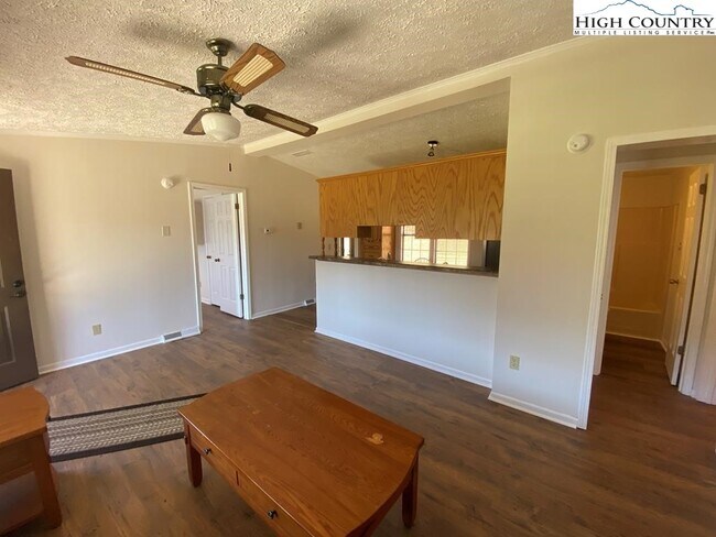 462 Hartsoe Rd in Warrensville, NC - Building Photo - Building Photo