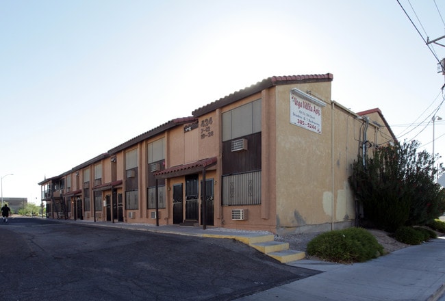 Vega Villita Apartments in Las Vegas, NV - Building Photo - Building Photo