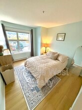 571-571 Yates Rd in Kelowna, BC - Building Photo - Building Photo