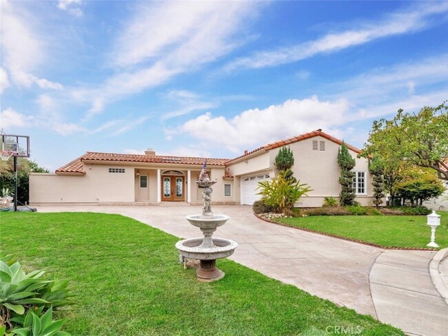 property at 7050 Vía Del Mar
