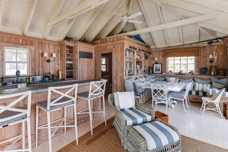 1270 N Ocean Blvd in Palm Beach, FL - Building Photo - Building Photo