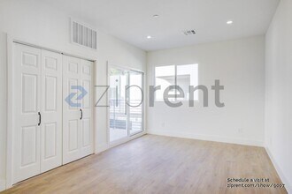 5637 Riverton Ave in Los Angeles, CA - Building Photo - Building Photo