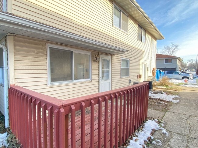 6996 Fillmore Dr in Merrillville, IN - Foto de edificio - Building Photo