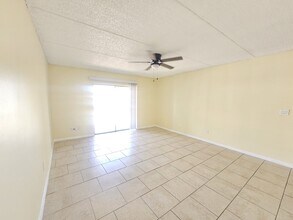 2845 Somerset Park Dr in Tampa, FL - Building Photo - Building Photo