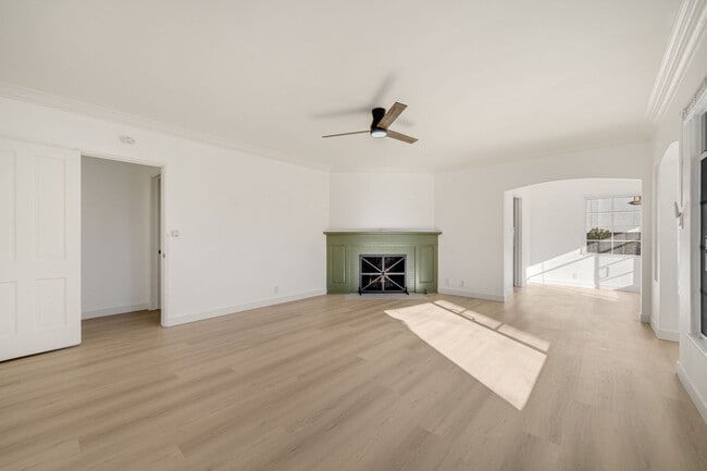 35-35 Kennebec Ave in Long Beach, CA - Building Photo - Building Photo