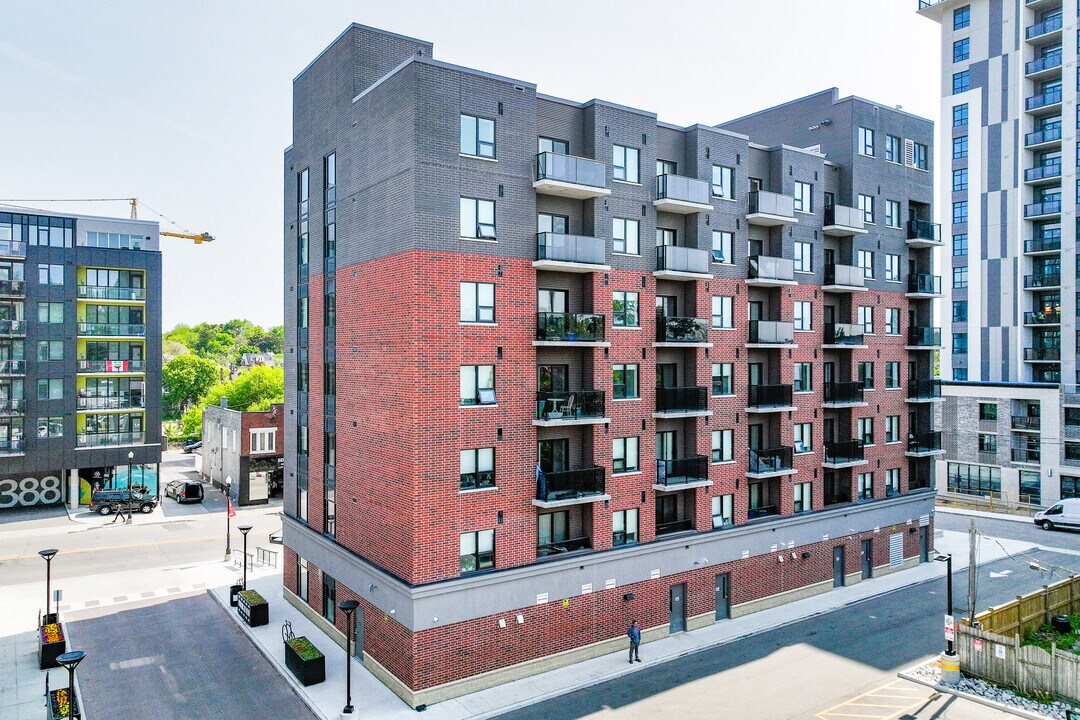 387 King St East in Kitchener, ON - Building Photo