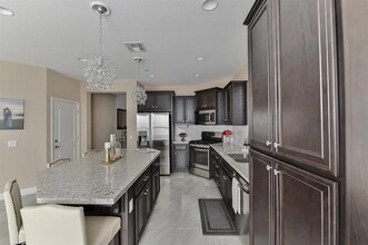 1392 Violet Way in Turlock, CA - Building Photo - Building Photo