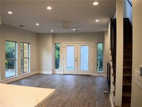 609 Elmwood Pl-Unit -B in Austin, TX - Building Photo - Building Photo