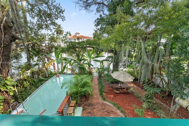 property at 918 Tequesta St