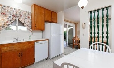 7845 Tanglerod Ln in La Mesa, CA - Building Photo - Building Photo