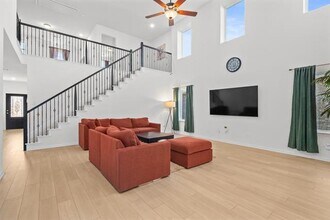 7609 Poplar Dr in Lantana, TX - Building Photo - Building Photo