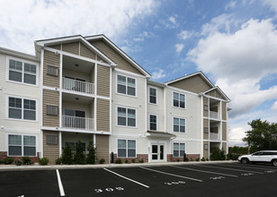 Marshall Square Apartments in Wappingers Falls, NY - Building Photo - Building Photo