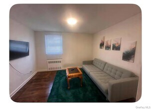 182 Covert Ave, Unit 2FL in Floral Park, NY - Building Photo - Building Photo