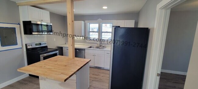 6 Woodman Ave in Fairfield, ME - Building Photo - Building Photo