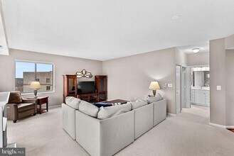 19375 Cypress Ridge Terrace in Leesburg, VA - Building Photo - Building Photo