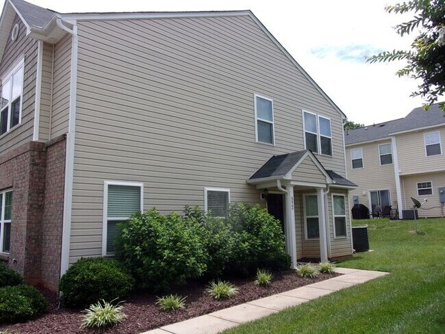 572 Fawnborough Ct in Rock Hill, SC - Building Photo - Building Photo