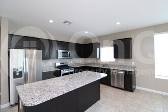 37703 W San Ildefanso Ave in Maricopa, AZ - Foto de edificio - Building Photo