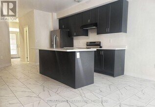 19 Buttercream Ave in Thorold, ON - Building Photo - Building Photo