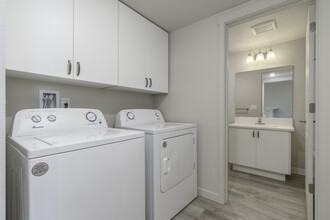 24th & Main Apartments in Hillsboro, OR - Building Photo - Interior Photo