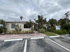 113 Edwards Ln in West Palm Beach, FL - Building Photo - Building Photo