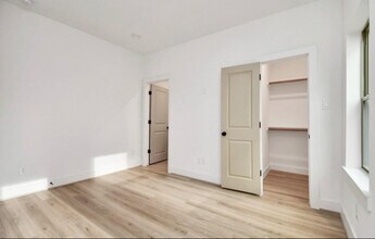 2335 Eagle St in Houston, TX - Foto de edificio - Building Photo