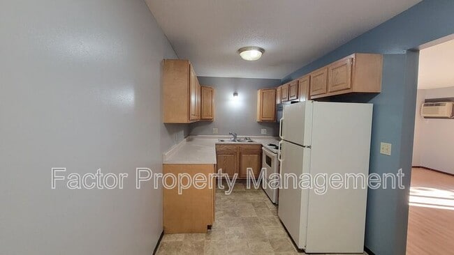 418 Allan Ave in North Mankato, MN - Building Photo - Building Photo