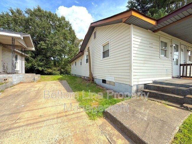 912 N Morris St in Gastonia, NC - Building Photo - Building Photo