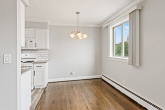 1060 W Hollywood Ave in Chicago, IL - Building Photo - Building Photo