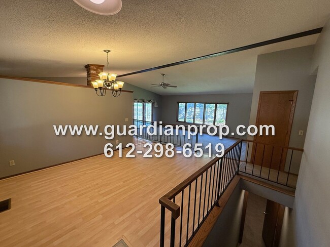 1809 Bielenberg Dr in Woodbury, MN - Building Photo - Building Photo