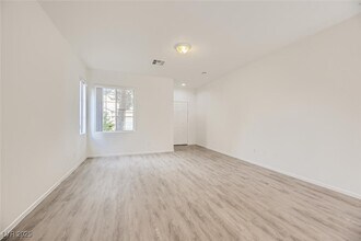 4045 Oliver Sagebrush Dr in Las Vegas, NV - Building Photo - Building Photo