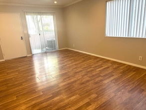 13126 Bromont Ave, Unit 11 in Los Angeles, CA - Building Photo - Building Photo