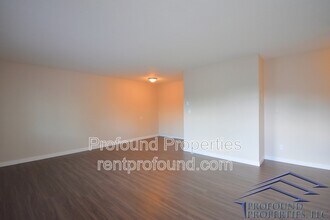 742 SE 13th Ave in Hillsboro, OR - Building Photo - Building Photo