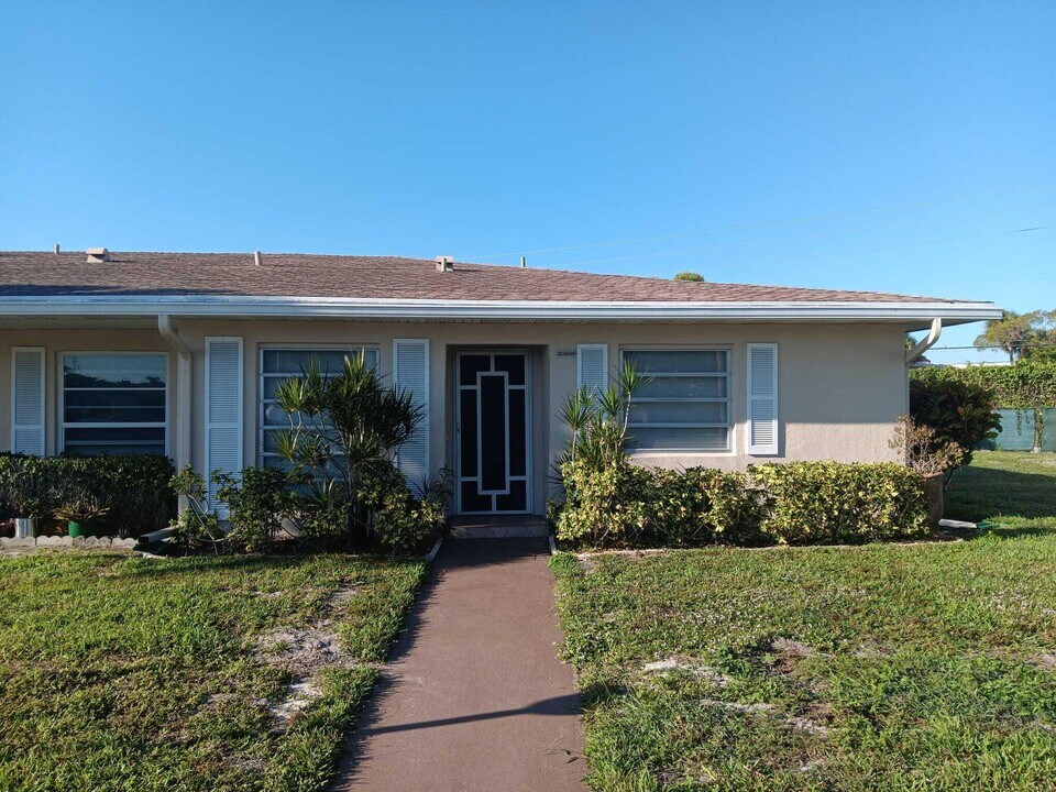 20886 Vinesta Cir in Boca Raton, FL - Building Photo