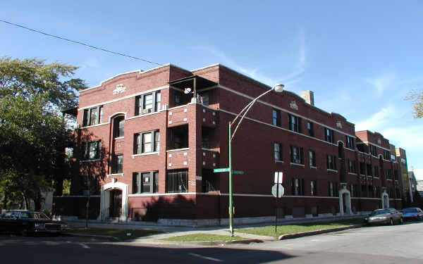 2106-2112 N Spaulding Ave in Chicago, IL - Building Photo