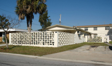 1327 W Point Dr in Cocoa, FL - Building Photo - Building Photo