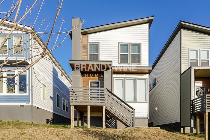 563 Tulip Grove Rd in Nashville, TN - Foto de edificio