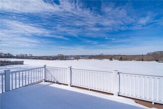 3211 Main Rd in Tiverton, RI - Building Photo - Building Photo