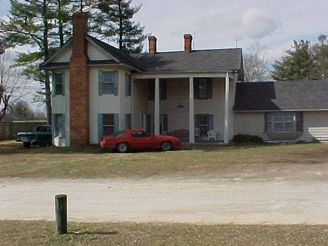 111 Comanche Ln in Mount Airy, NC - Building Photo