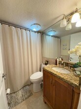 3401 NW 44th St, Unit 103 in Lauderdale Lakes, FL - Building Photo - Building Photo