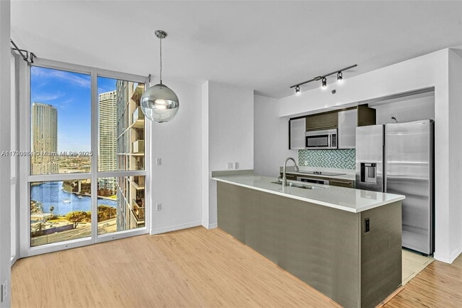 6440 NW 2nd St in Miami, FL - Building Photo - Building Photo