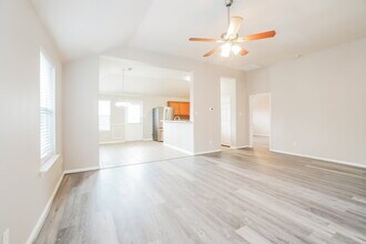 11747 Elizabeth Ct in Pinehurst, TX - Building Photo - Building Photo