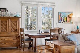 6 Private Rd in Southampton, NY - Building Photo - Building Photo