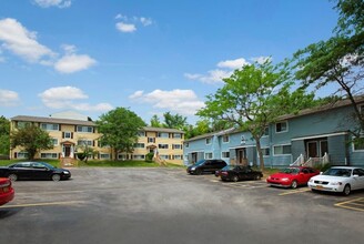 Sleepy Hollow Apartments in Monticello, NY - Foto de edificio - Building Photo