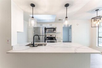 2505 Wedglea Dr in Dallas, TX - Building Photo - Building Photo