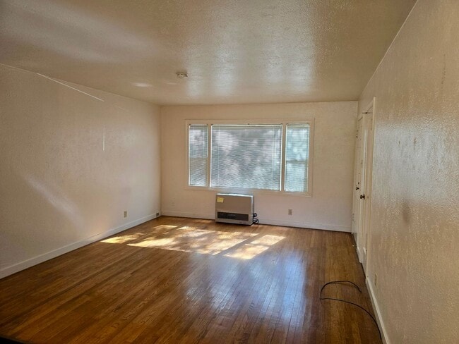 823 Washington St in Santa Rosa, CA - Building Photo - Building Photo