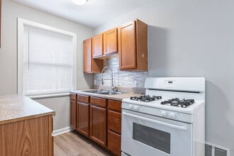 219-237 E Xenia Dr in Fairborn, OH - Foto de edificio - Building Photo