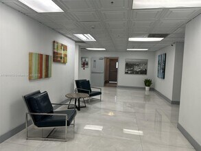 3410 Coral Wy in Miami, FL - Building Photo - Building Photo